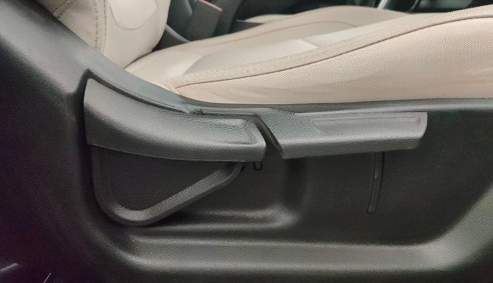 2022 KIA SELTOS HTK PLUS 1.5 DIESEL IMT, Diesel, Manual, 44,882 km, Driver Side Adjustment Panel