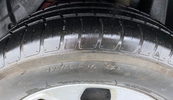 2015 Ford Figo Aspire 1.2 TITANIUM PETROL, Petrol, Manual, 23,639 km, Left Rear Tyre Tread