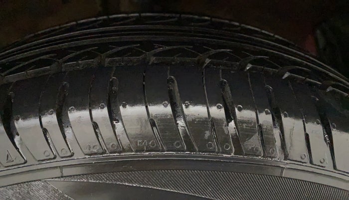 2010 Hyundai i20 MAGNA 1.2, Petrol, Manual, 62,822 km, Right Front Tyre Tread
