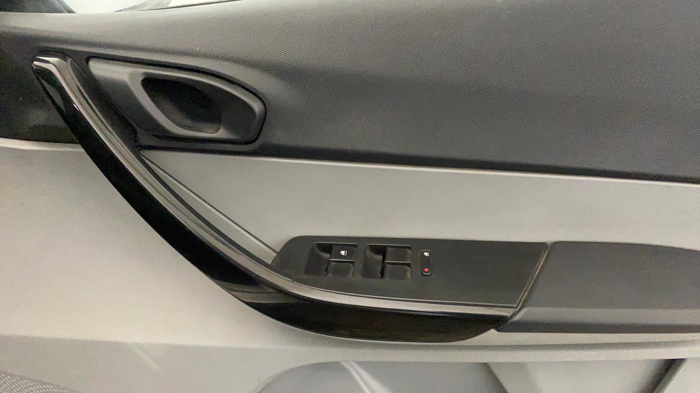 2020 Tata Tiago XT PETROL, Petrol, Manual, 38,032 km, Driver Side Door Panels Control