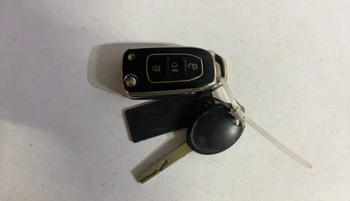 2020 Tata Tiago XT PETROL, Petrol, Manual, 38,032 km, Key Close Up