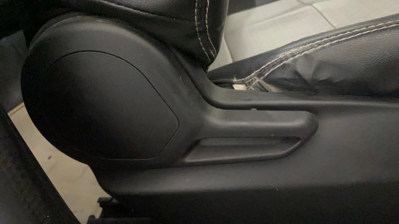 2020 Tata Tiago XT PETROL, Petrol, Manual, 38,032 km, Driver Side Adjustment Panel