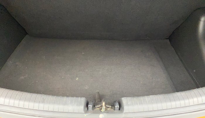 2017 Hyundai Grand i10 ASTA 1.2 KAPPA VTVT, Petrol, Manual, 4,450 km, Boot Inside