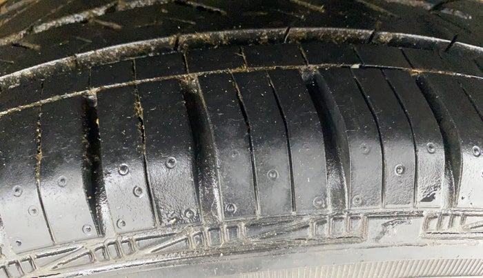 2017 Hyundai Grand i10 ASTA 1.2 KAPPA VTVT, Petrol, Manual, 4,450 km, Left Rear Tyre Tread