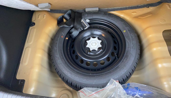 2017 Hyundai Grand i10 ASTA 1.2 KAPPA VTVT, Petrol, Manual, 4,450 km, Spare Tyre