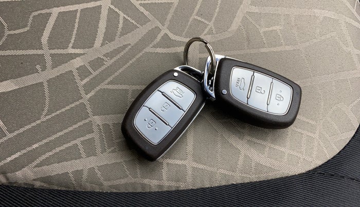 2017 Hyundai Grand i10 ASTA 1.2 KAPPA VTVT, Petrol, Manual, 4,450 km, Key Close Up