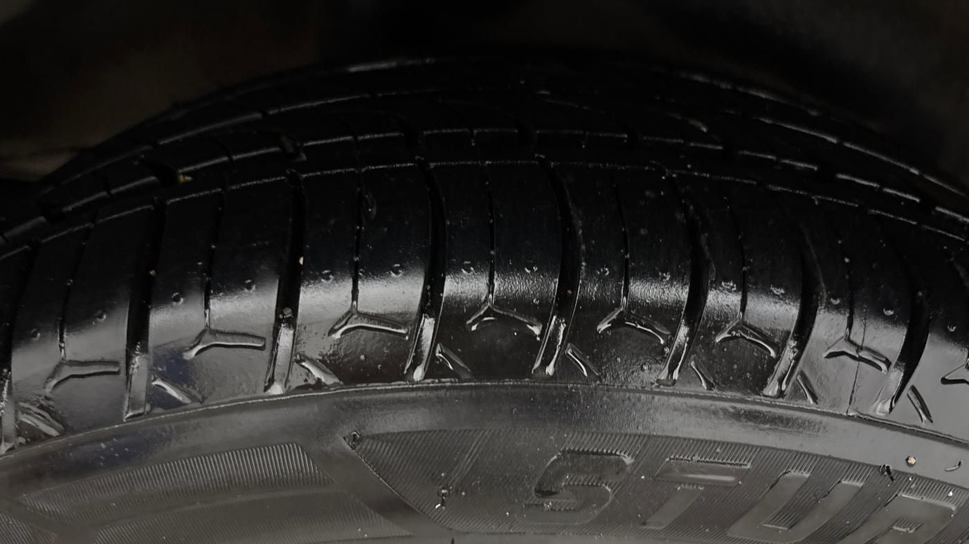 2016 Honda City 1.5L I-VTEC VX CVT, Petrol, Automatic, 1,17,772 km, Right Rear Tyre Tread
