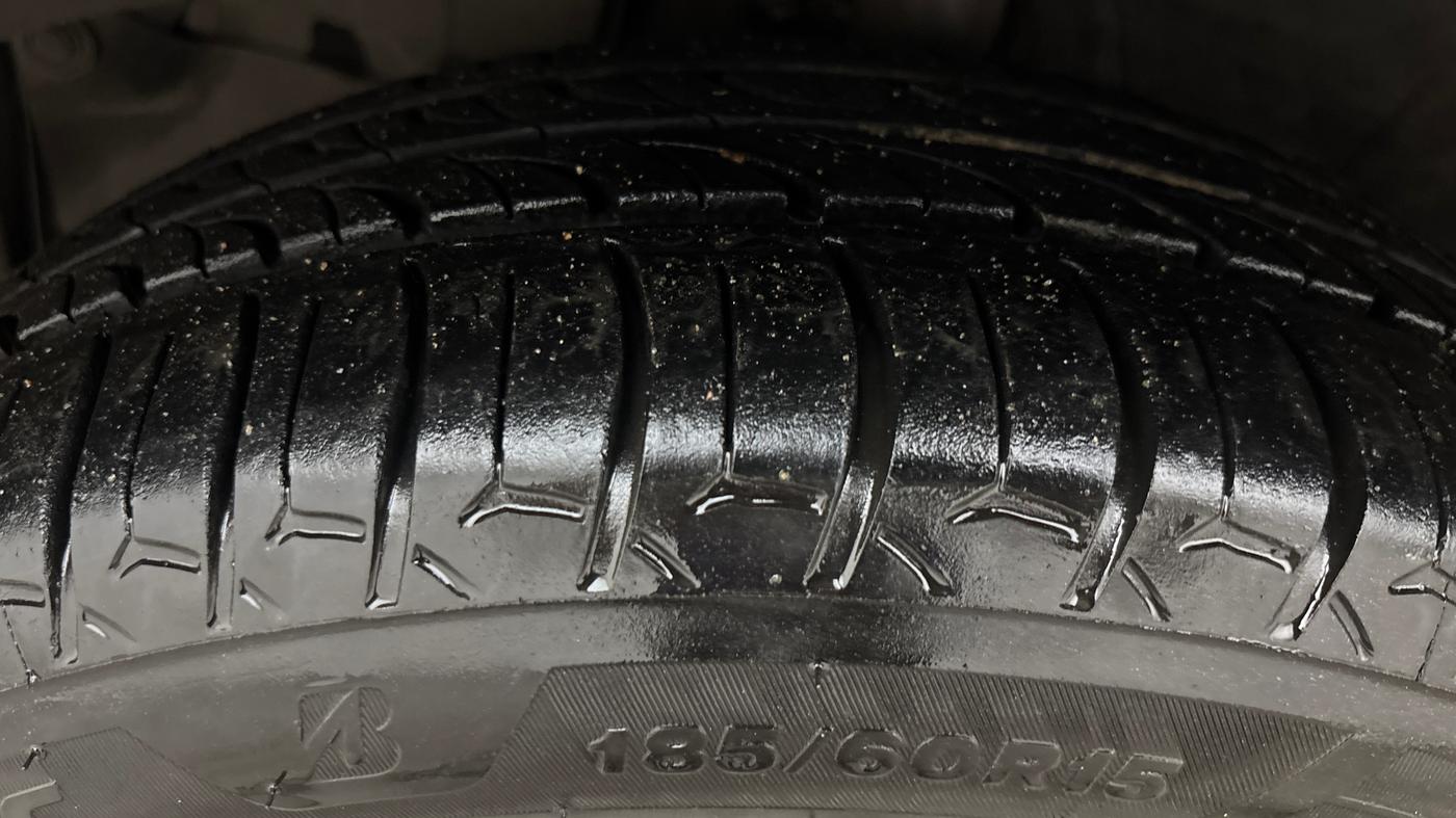 2016 Honda City 1.5L I-VTEC VX CVT, Petrol, Automatic, 1,17,772 km, Left Front Tyre Tread