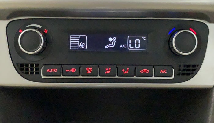 2017 Volkswagen Vento HIGHLINE 1.2 TSI AT, Petrol, Automatic, 42,535 km, Automatic Climate Control
