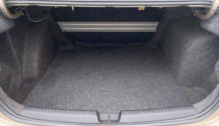 2017 Volkswagen Vento HIGHLINE 1.2 TSI AT, Petrol, Automatic, 42,535 km, Boot Inside