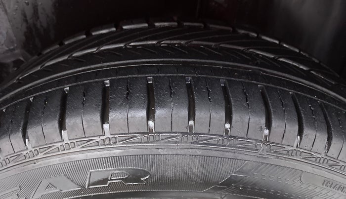 2018 Volkswagen Polo COMFORTLINE 1.0 PETROL, Petrol, Manual, 27,368 km, Left Rear Tyre Tread