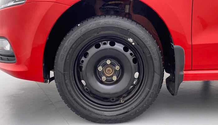 2018 Volkswagen Polo COMFORTLINE 1.0 PETROL, Petrol, Manual, 27,368 km, Left Front Wheel