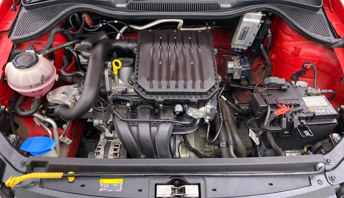 2018 Volkswagen Polo COMFORTLINE 1.0 PETROL, Petrol, Manual, 27,368 km, Open Bonet