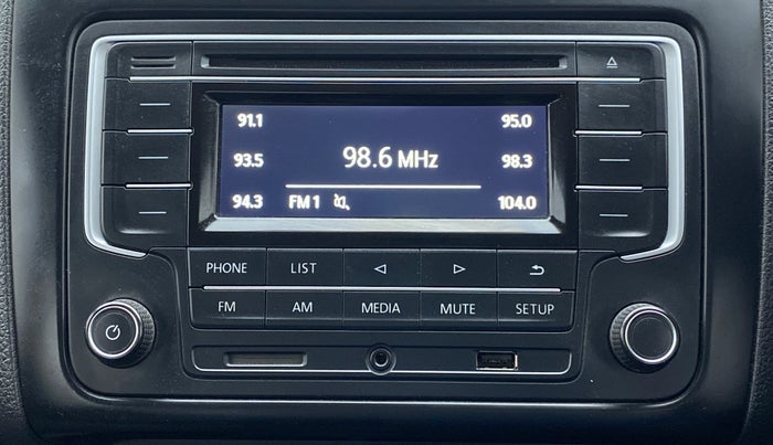 2018 Volkswagen Polo COMFORTLINE 1.0 PETROL, Petrol, Manual, 27,368 km, Infotainment System