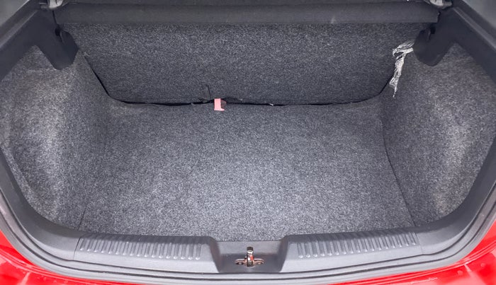 2018 Volkswagen Polo COMFORTLINE 1.0 PETROL, Petrol, Manual, 27,368 km, Boot Inside