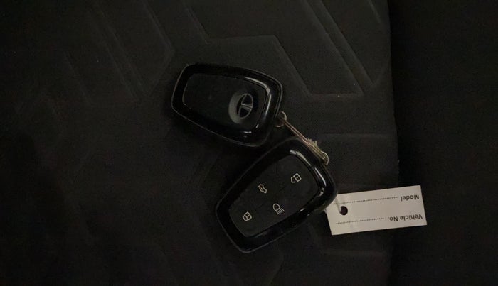 2022 Tata NEXON XZ PLUS (HS) PETROL, Petrol, Manual, 83,410 km, Key Close Up