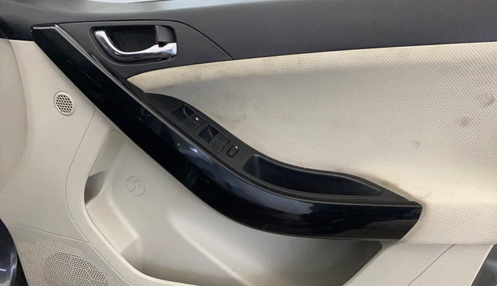 2022 Tata NEXON XZ PLUS (HS) PETROL, Petrol, Manual, 83,410 km, Driver Side Door Panels Control