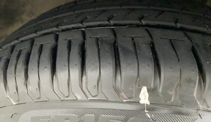 2017 Maruti Baleno DELTA PETROL 1.2, CNG, Manual, Right Rear Tyre Tread