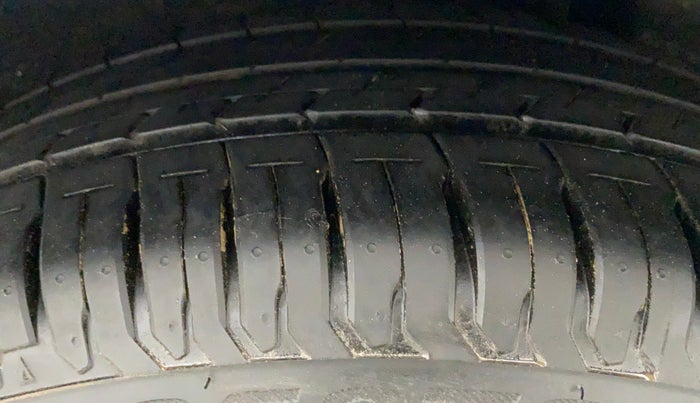 2017 Maruti Baleno DELTA PETROL 1.2, CNG, Manual, Left Rear Tyre Tread