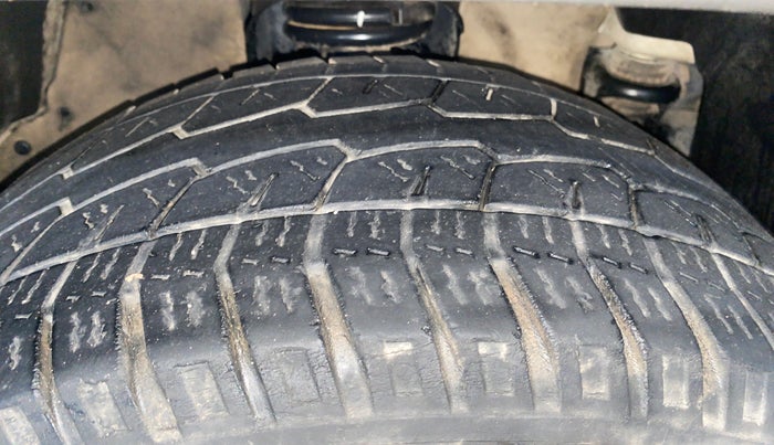 2022 Mahindra BOLERO NEO N 8, Diesel, Manual, 62,908 km, Right Front Tyre Tread