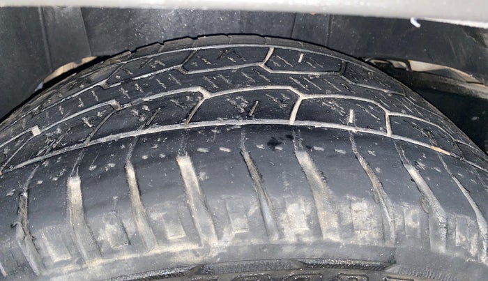 2022 Mahindra BOLERO NEO N 8, Diesel, Manual, 62,908 km, Right Rear Tyre Tread