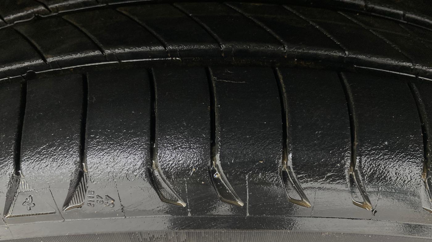 2013 Toyota Camry 2.5L AT, Petrol, Automatic, 46,653 km, Left Front Tyre Tread
