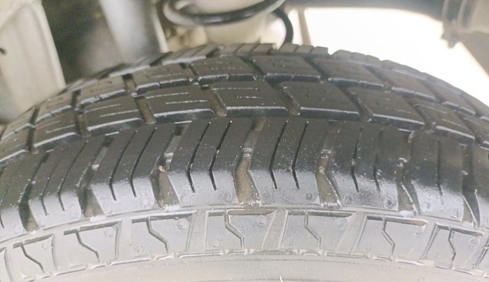 2015 Maruti Alto 800 LXI, Petrol, Manual, 11,926 km, Left Rear Tyre Tread