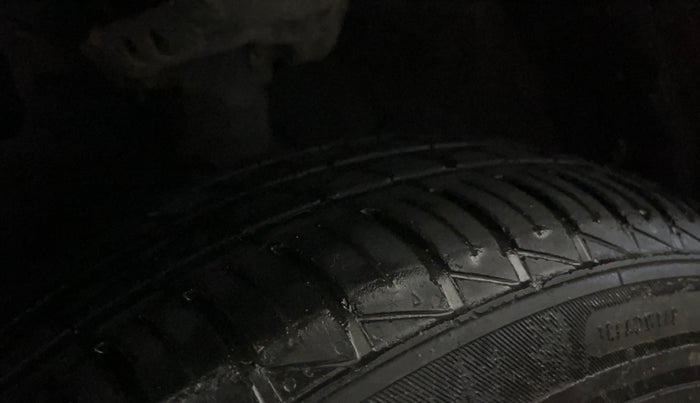 2021 Hyundai AURA S 1.2, Petrol, Manual, 33,902 km, Left Front Tyre Tread