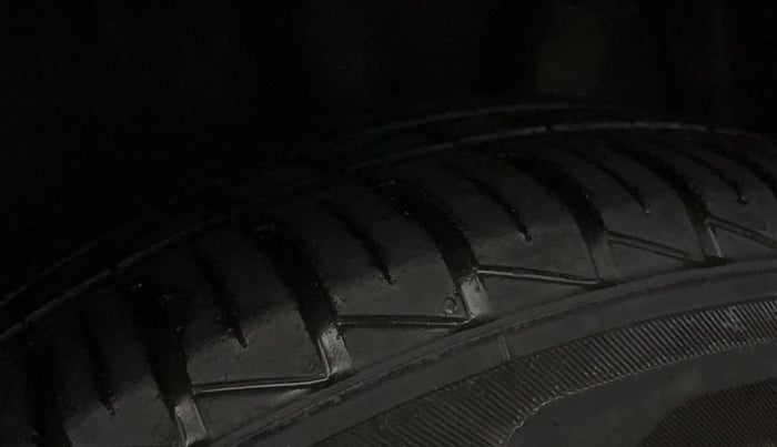 2021 Hyundai AURA S 1.2, Petrol, Manual, 33,902 km, Left Rear Tyre Tread