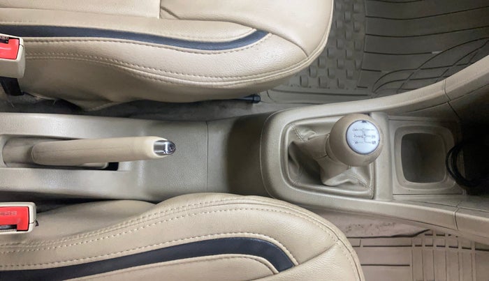 2014 Maruti Ertiga VXI, Petrol, Manual, 64,565 km, Gear Lever