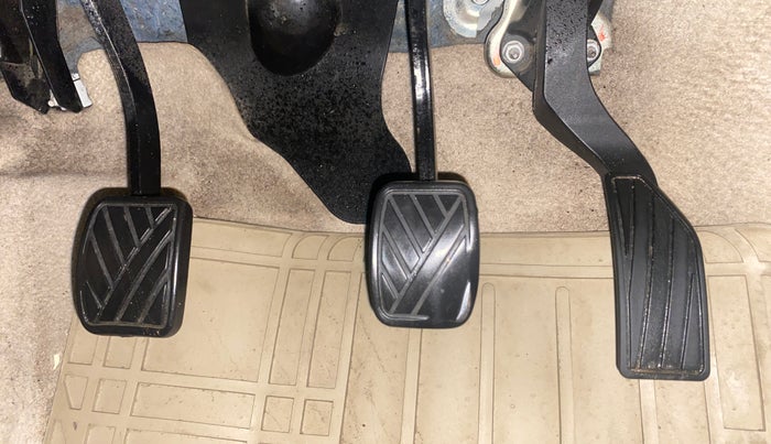 2014 Maruti Ertiga VXI, Petrol, Manual, 64,565 km, Pedals