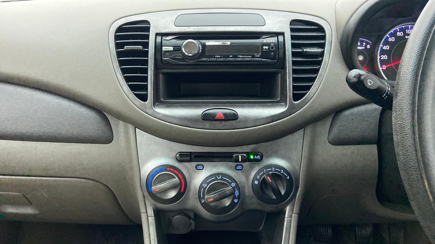2010 Hyundai i10 MAGNA 1.2, Petrol, Manual, 83,958 km, Air Conditioner