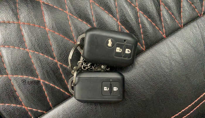 2023 Maruti BREZZA ZXI AT SMART HYBRID, Petrol, Automatic, 76,509 km, Key Close Up