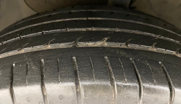 2015 Hyundai Creta 1.6 S, Petrol, Manual, 53,811 km, Left Front Tyre Tread