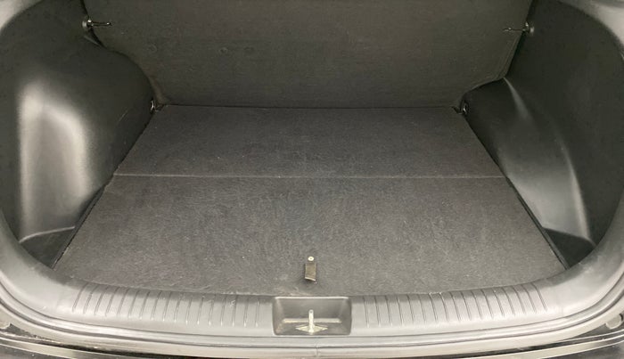 2015 Hyundai Creta 1.6 S, Petrol, Manual, 53,811 km, Boot Inside