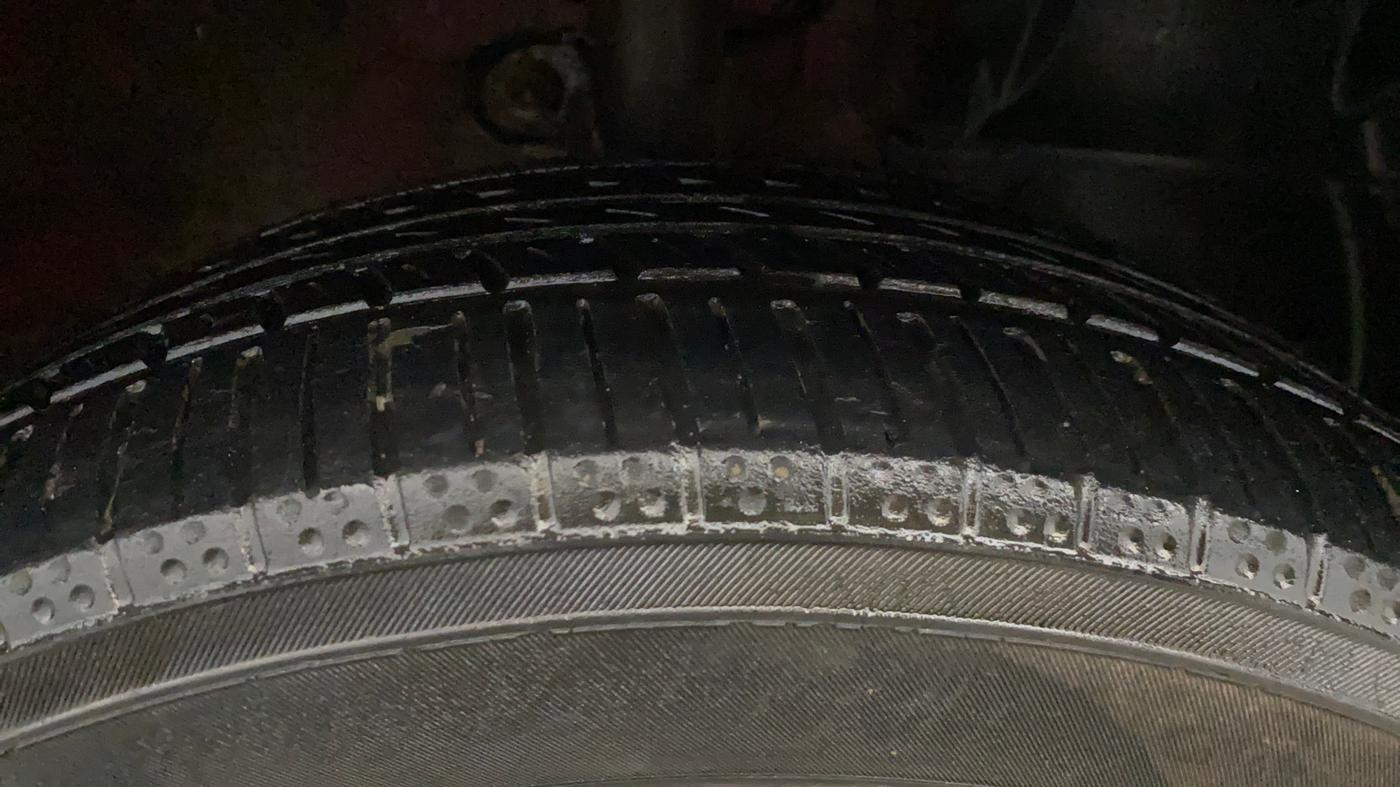 2018 Mahindra KUV 100 NXT K8 P 6 STR, Petrol, Manual, 44,289 km, Right Front Tyre Tread