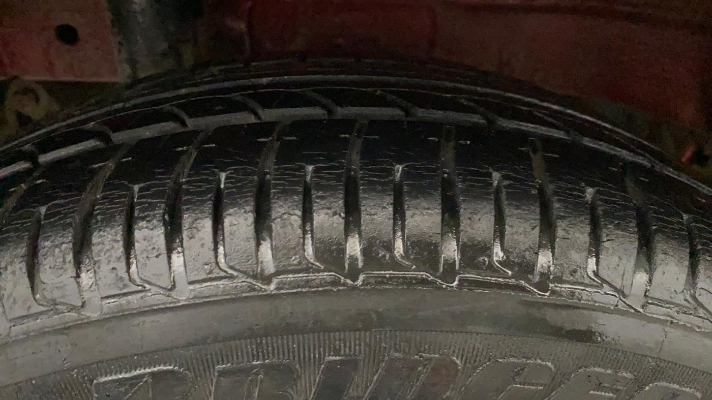 2018 Mahindra KUV 100 NXT K8 P 6 STR, Petrol, Manual, 44,289 km, Right Rear Tyre Tread