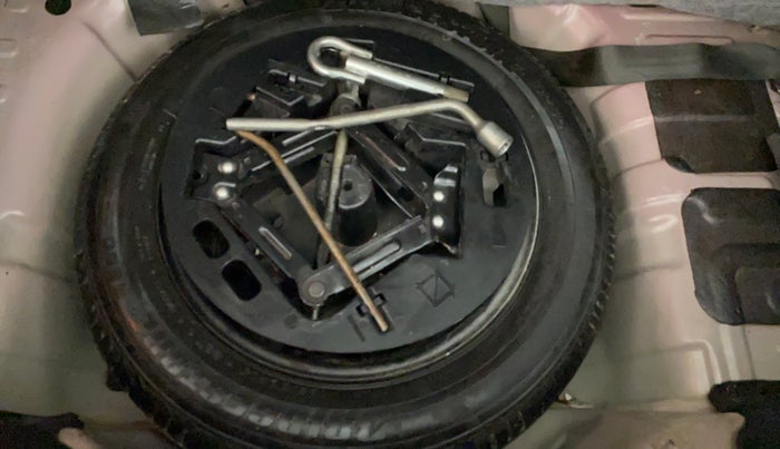 2018 Mahindra KUV 100 NXT K8 P 6 STR, Petrol, Manual, 45,274 km, Spare Tyre