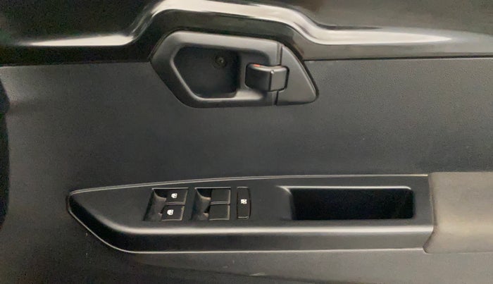 2018 Mahindra KUV 100 NXT K8 P 6 STR, Petrol, Manual, 45,274 km, Driver Side Door Panels Control