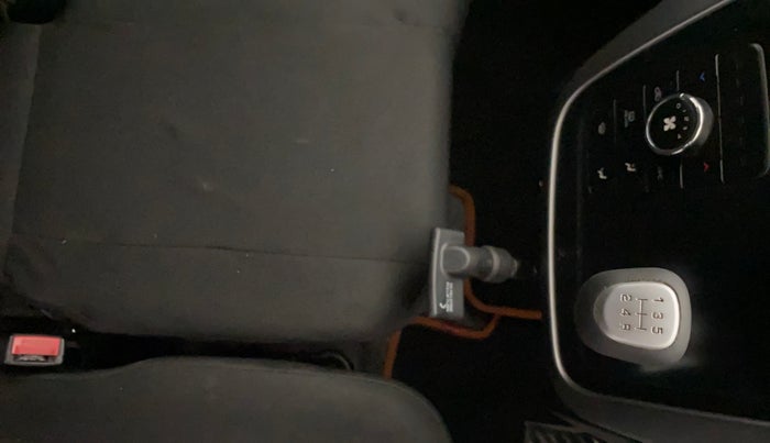 2018 Mahindra KUV 100 NXT K8 P 6 STR, Petrol, Manual, 45,274 km, Gear Lever