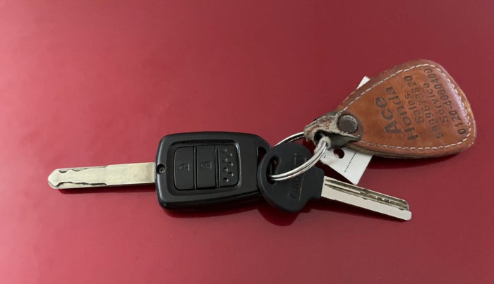 2019 Honda Amaze 1.2L I-VTEC S, Petrol, Manual, 20,351 km, Key Close Up