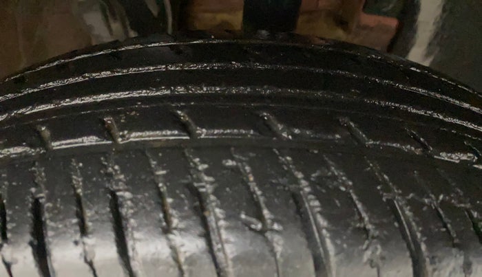 2015 Renault Kwid RXT 0.8, Petrol, Manual, 75,750 km, Right Front Tyre Tread