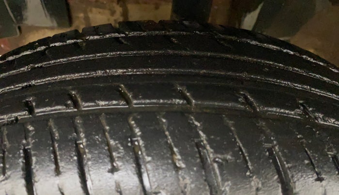 2015 Renault Kwid RXT 0.8, Petrol, Manual, 75,750 km, Left Front Tyre Tread