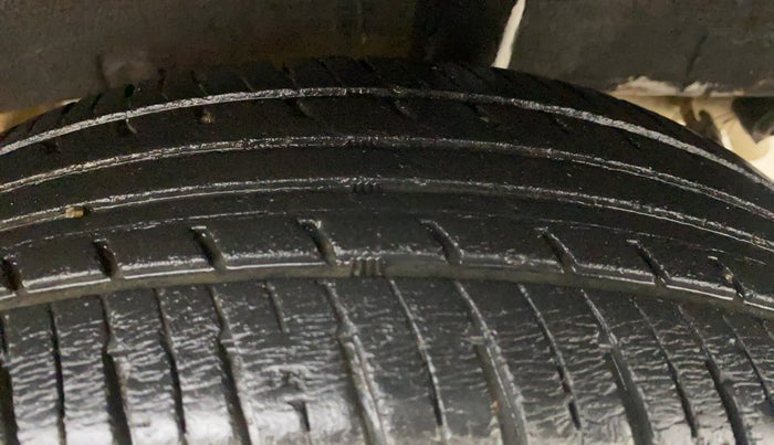 2015 Renault Kwid RXT 0.8, Petrol, Manual, 75,750 km, Left Rear Tyre Tread