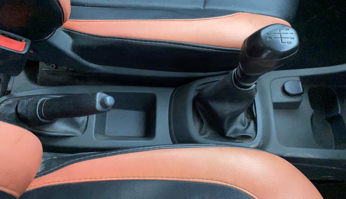 2015 Renault Kwid RXT 0.8, Petrol, Manual, 75,750 km, Gear Lever