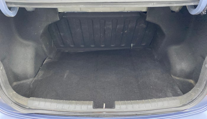 2015 Hyundai Xcent S 1.2, Petrol, Manual, 1,00,412 km, Boot Inside