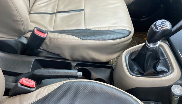 2015 Hyundai Xcent S 1.2, Petrol, Manual, 1,00,412 km, Gear Lever