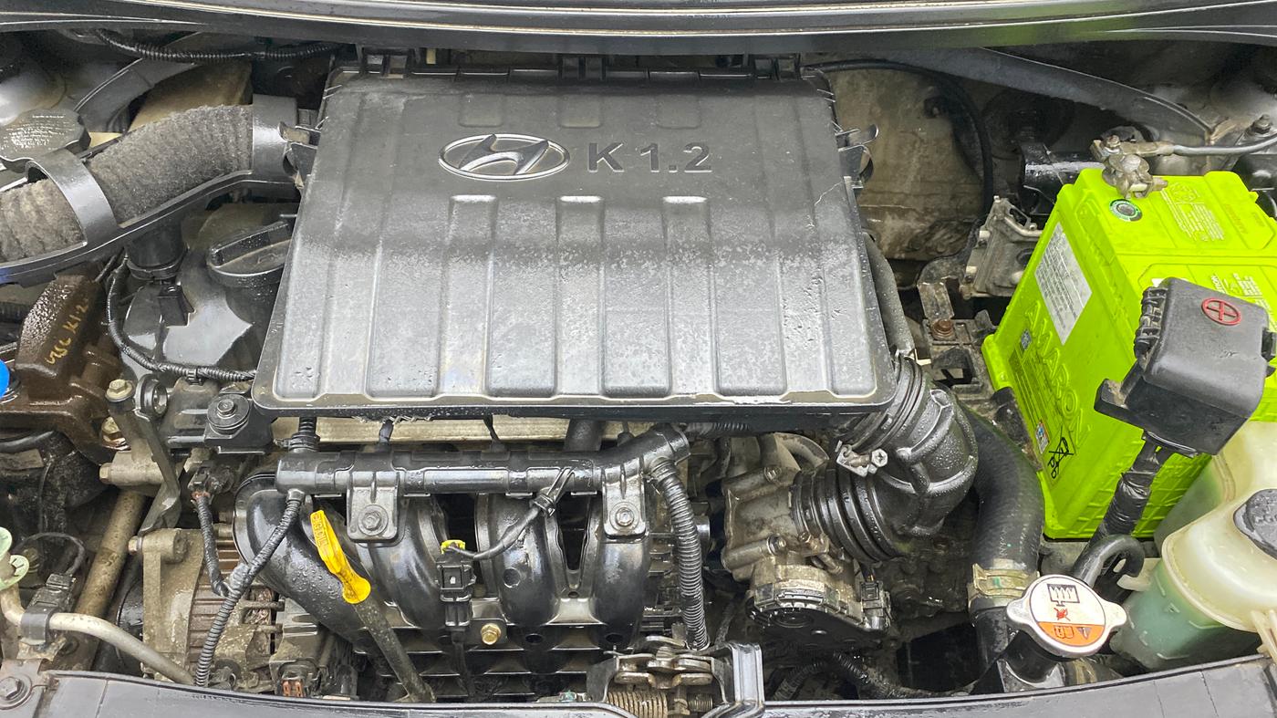 2015 Hyundai Xcent S 1.2, Petrol, Manual, 1,00,412 km, Engine View