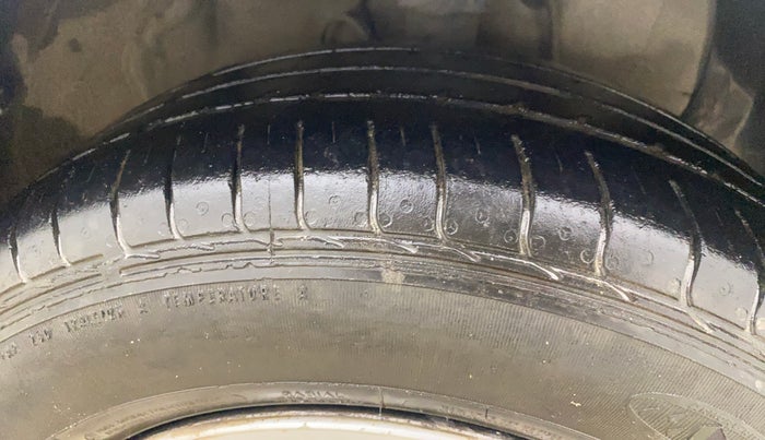 2019 Hyundai Elite i20 MAGNA PLUS 1.2, Petrol, Manual, 85,325 km, Right Front Tyre Tread