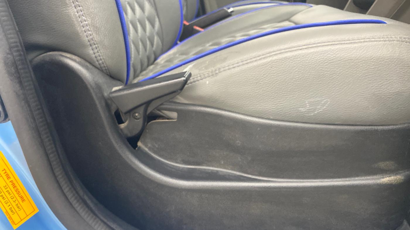 2016 Tata Tiago XT PETROL, Petrol, Manual, 37,954 km, Driver Side Adjustment Panel